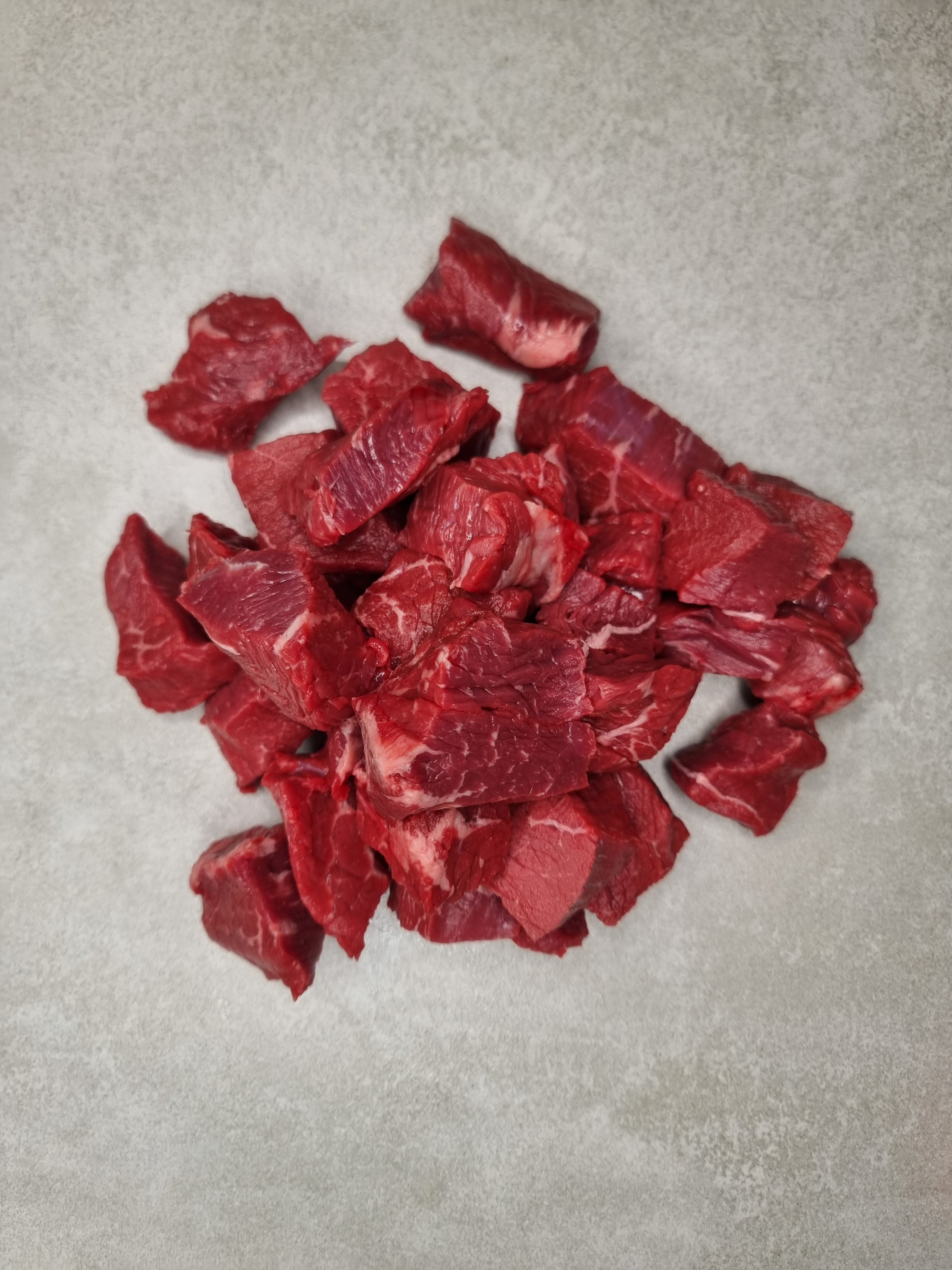 Bio Färsen Gulasch gewürfelt - Perfekt für Eintöpfe und Suppen